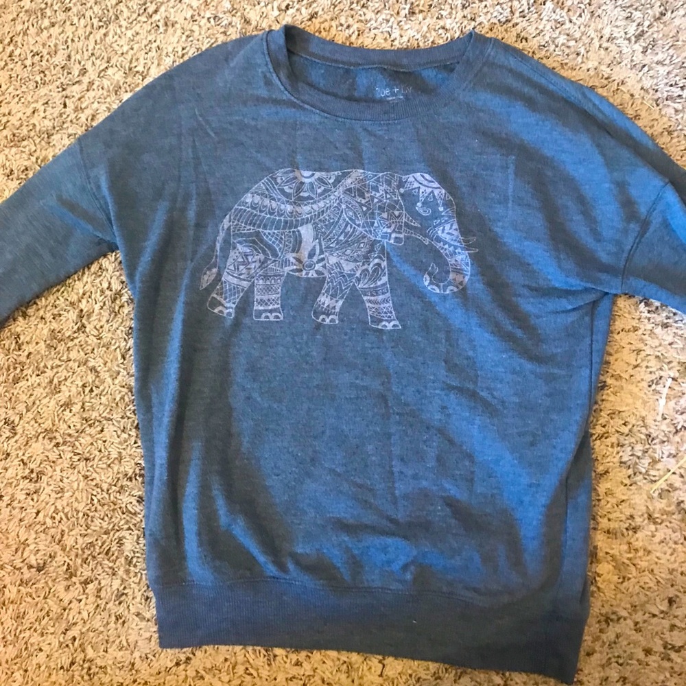 Long sleeve elephant thermal top.